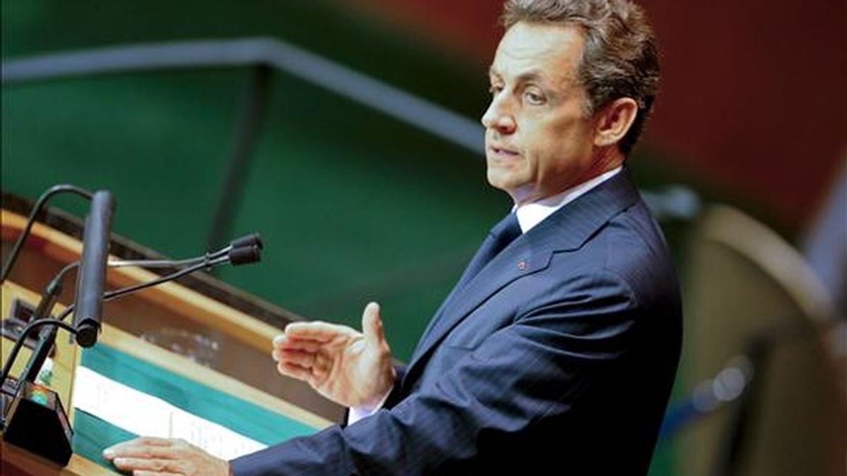 El presidente francés, Nicolás Sarkozy, gesticula durante su intervención en la jornada inaugural de la asamblea de la ONU para los Objetivos del Milenio en la sede de Naciones Unidas en Nueva York (EE.UU.). EFE