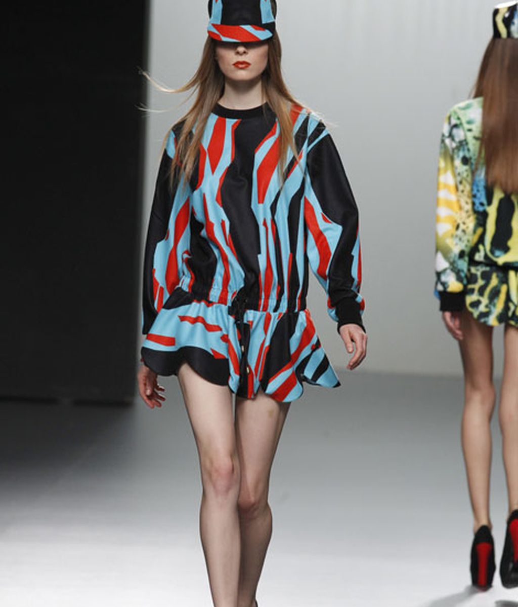 Atención a la cazadora de cuero con el estampado Crack