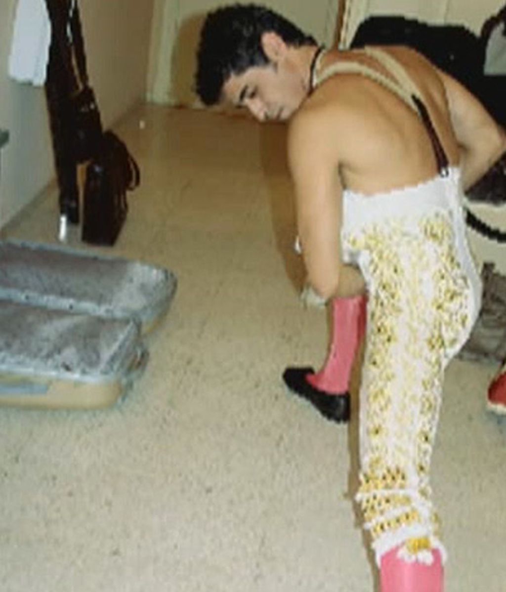 Víctor Janeiro se mete en el traje de luces