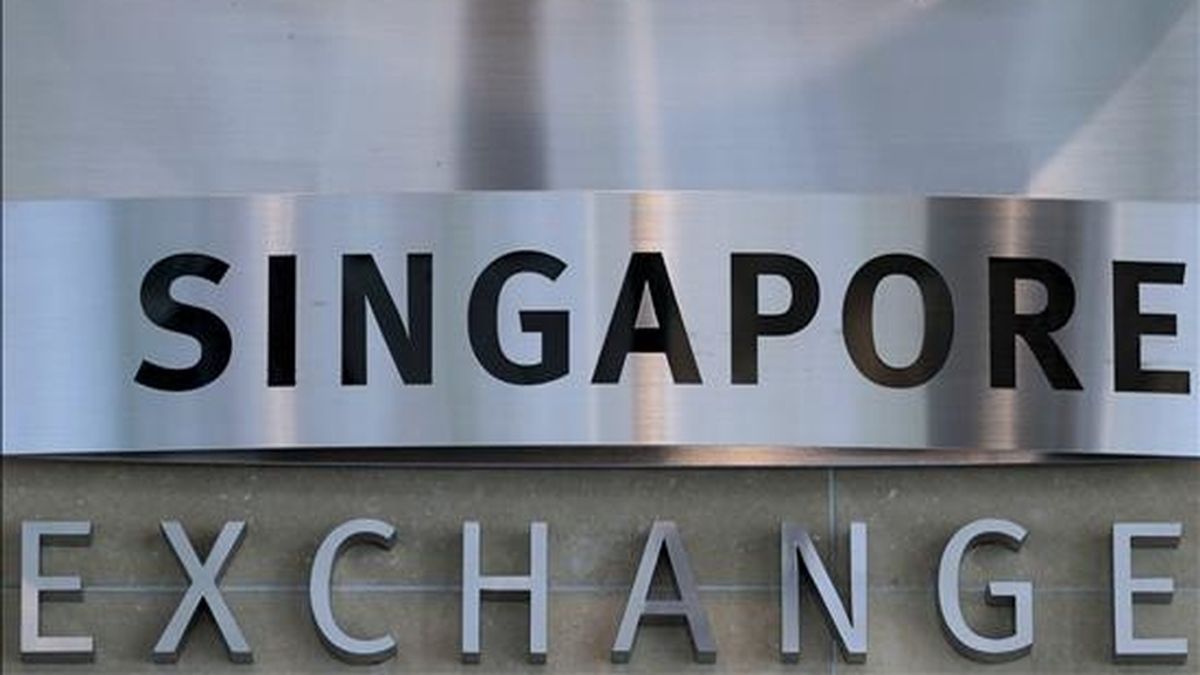 Vista de la entrada al edificio de la Bolsa en Singapur. EFE/Archivo