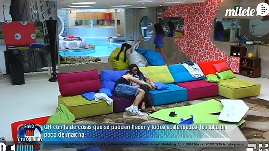 Se han pasado media mañana tumbados en el sofá