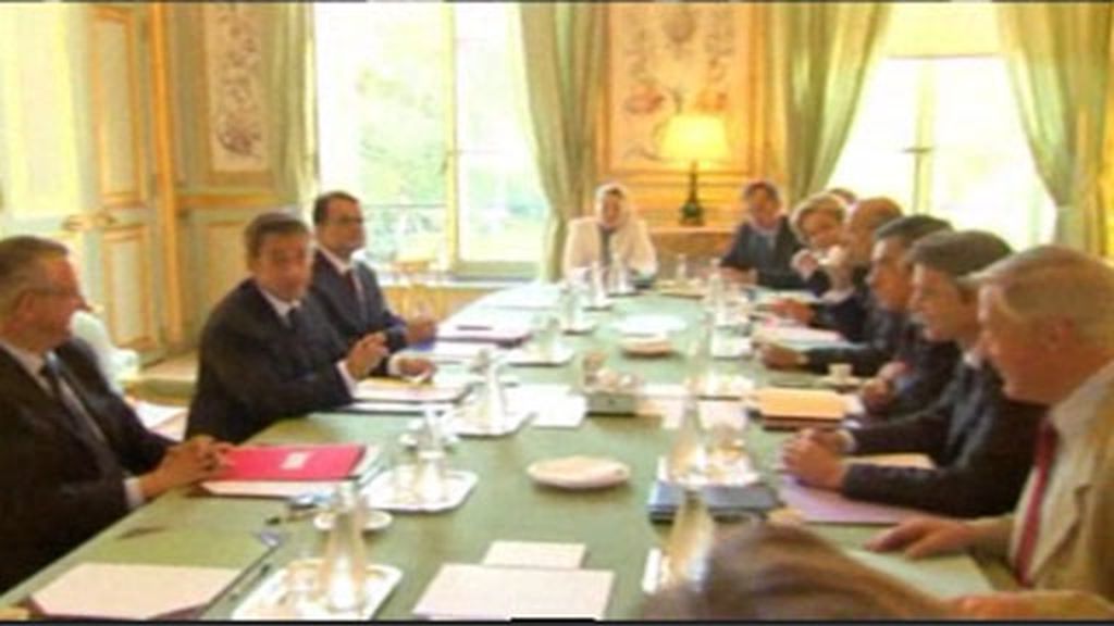 Sarkozy reúne a su gabinete