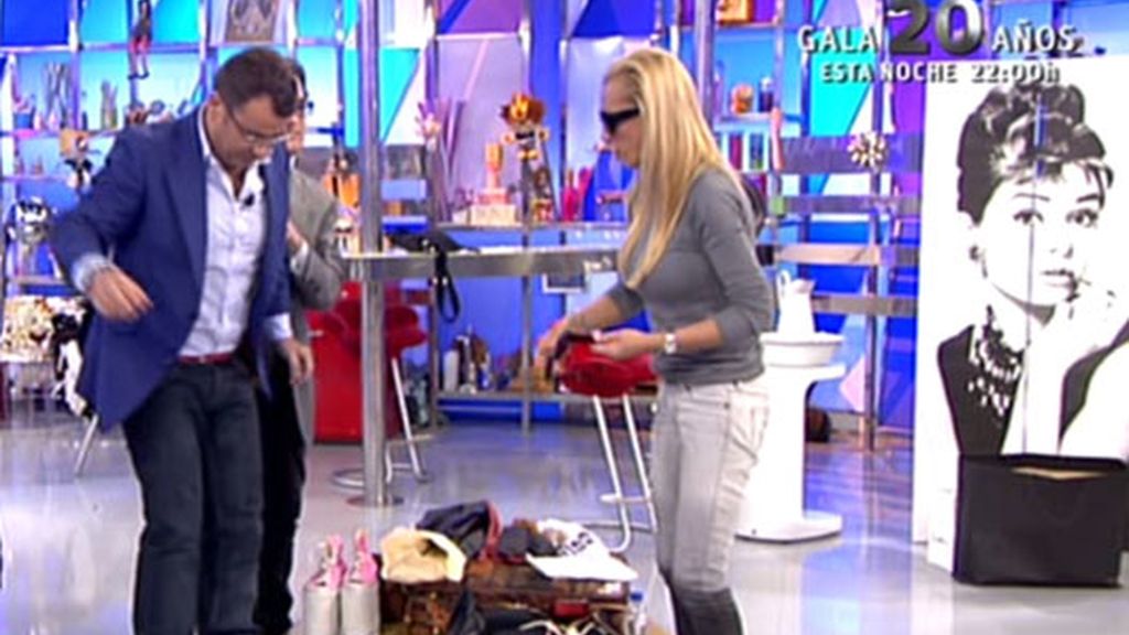 Josie cambia el look a los colaboradores de 'Sálvame'