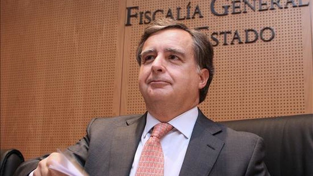 La Fiscalía pide al Tribunal Supremo que considere inexistente la condena a Miguel Hernández. En la imagen, el fiscal Fernando Herrero-Tejedor. EFE/Archivo La Fiscalía pide al Tribunal Supremo que considere inexistente la condena a Miguel Hernández. En la imagen, el fiscal Fernando Herrero-Tejedor. EFE/Archivo