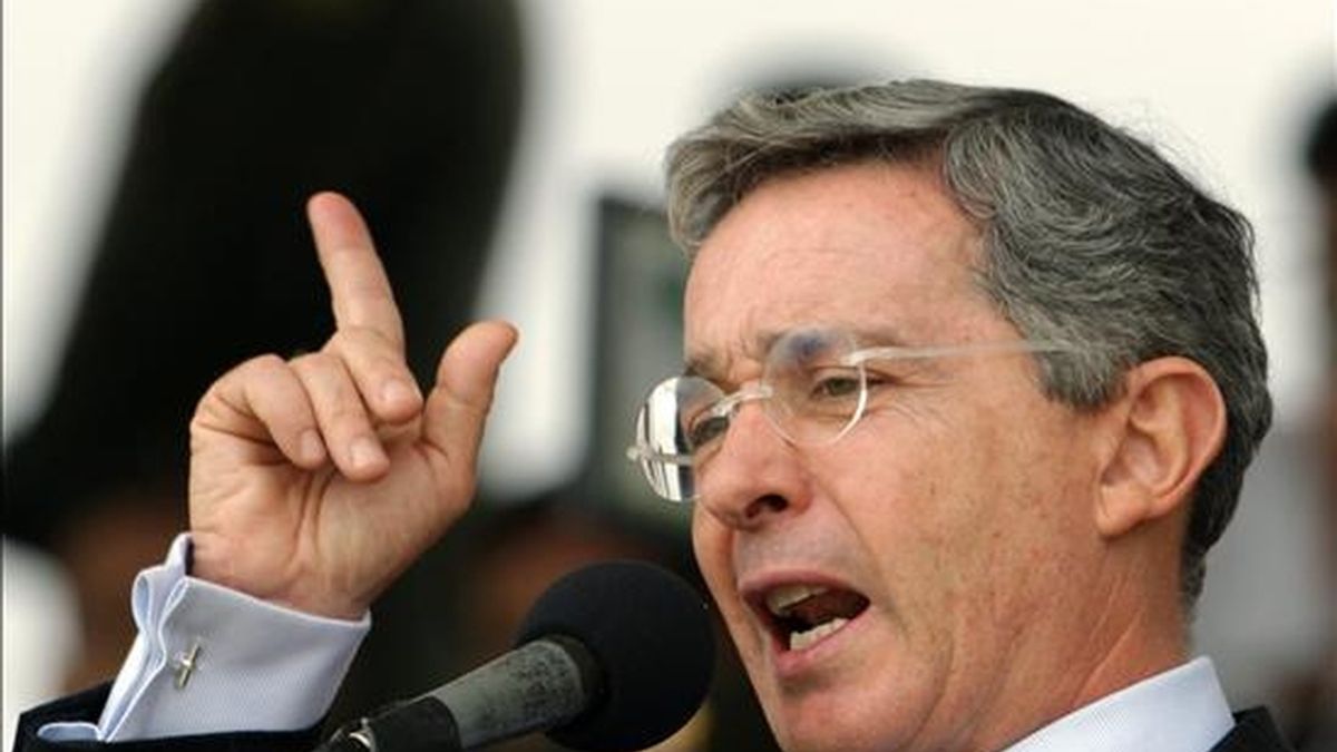 Uribe no ha dicho hasta el momento si se presentará a una segunda reelección en las elecciones de 2010. EFE/Archivo