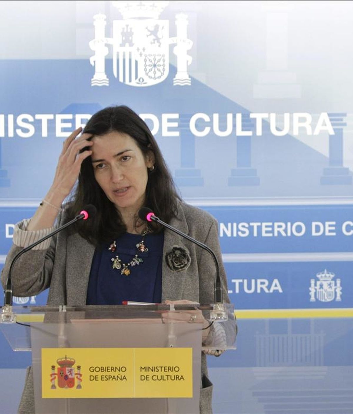 La ministra de Cultura, Ángeles González-Sinde durante durante una rueda de prensa el 11 de abril de 2011. EFE