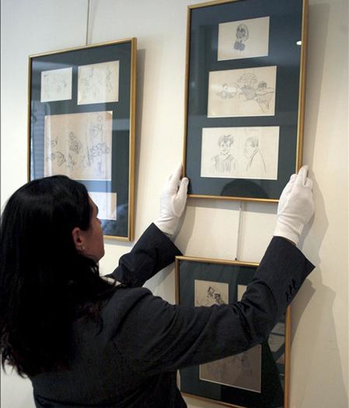 La casa de subastas Christie's expone en Madrid obras de Sorolla, Zurbarán y Valdés Leal que pondrá a la venta el próximo mes de julio en Londres. En la imagen, dibujos de Sorolla. EFE