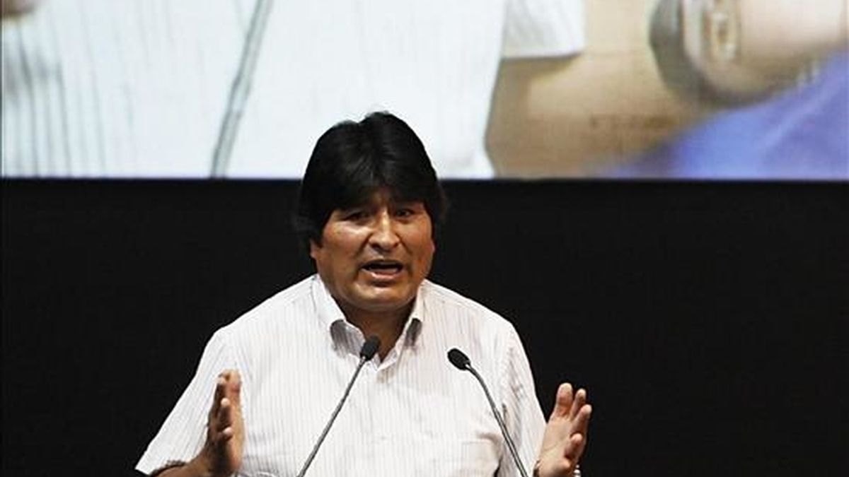 "Quienes todavía no lo puedan entender, por conservadores o por ambiciones, tienen que entender que el Gobierno va a defender la Constitución", dijo el mandatario de Bolivia, Evo Morales. EFE/Archivo