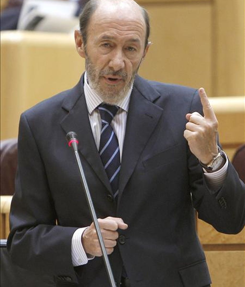 El ministro del Interior, Alfredo Pérez Rubalcaba, interviene durante la sesión de control al Ejecutivo que ha tenido lugar esta tarde en el Senado. EFE El ministro del Interior, Alfredo Pérez Rubalcaba, interviene durante la sesión de control al Ejecutivo que ha tenido lugar esta tarde en el Senado. EFE