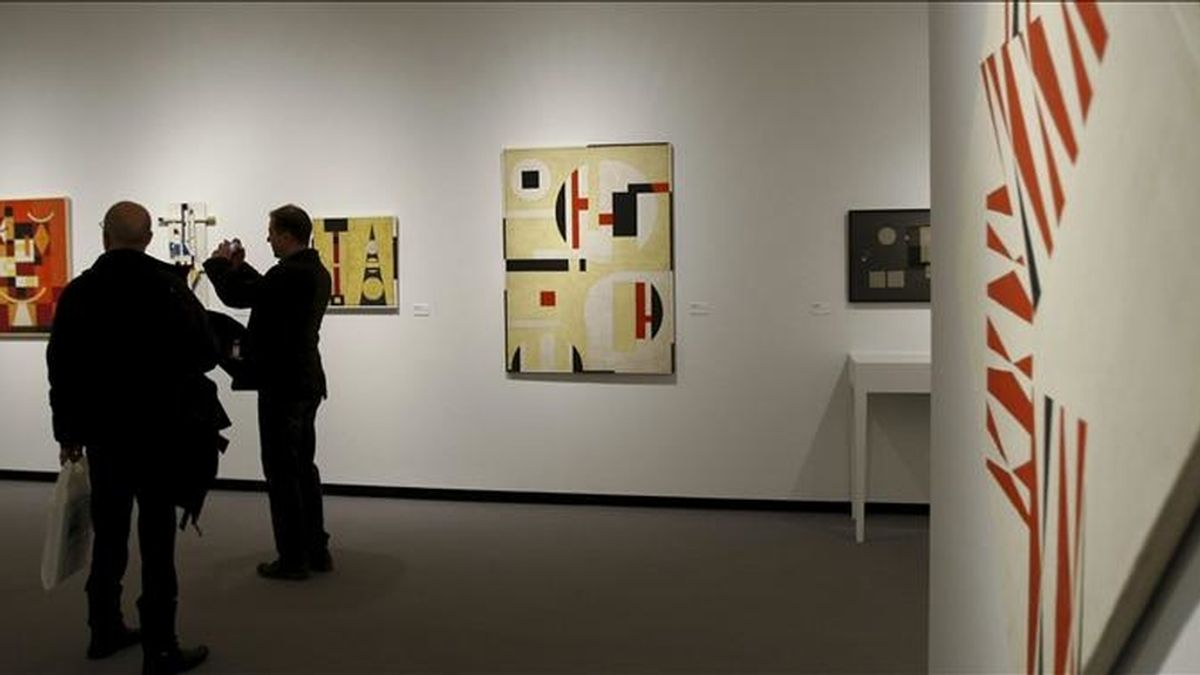 Una de las salas de la Fundación March, donde a partir de hoy se exhibe la exposición "América fría", que tiene como objeto la abstracción geométrica en Latinoamérica y en la que se mostrarán unas 300 piezas de más de 60 artistas fechadas entre 1934 y 1973. EFE
