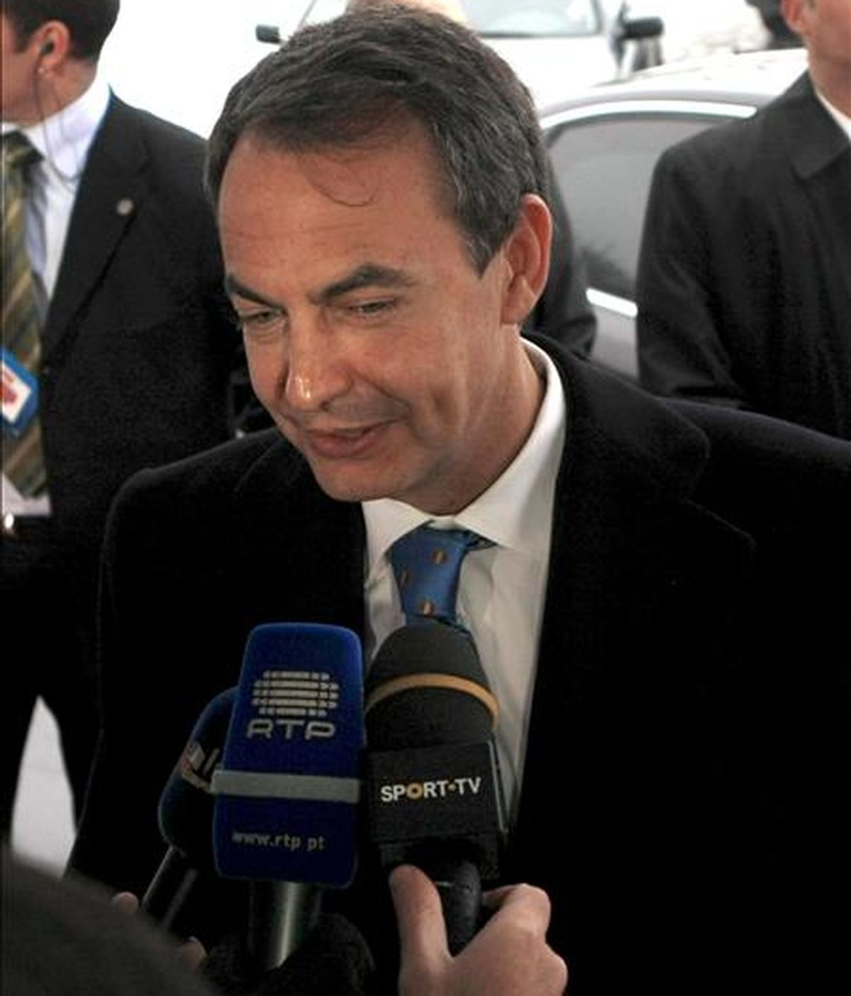 El presidente del gobierno español, José Luis Rodríguez Zapatero, se dirige a los medios de comunicación. EFE