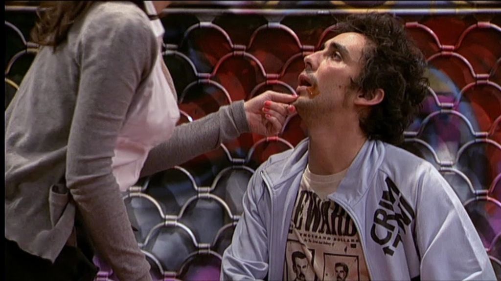 Fidel ayuda a Barajas en su conquista sin saber que su objetivo es Soraya