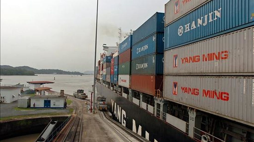 A su vez, el superávit de los países de la Unión Europea (UE) en su comercio de bienes con Estados Unidos bajó un 12,8 por ciento en 2008 con respecto a 2007 y se ubicó en 93.417 millones de dólares. EFE/Archivo