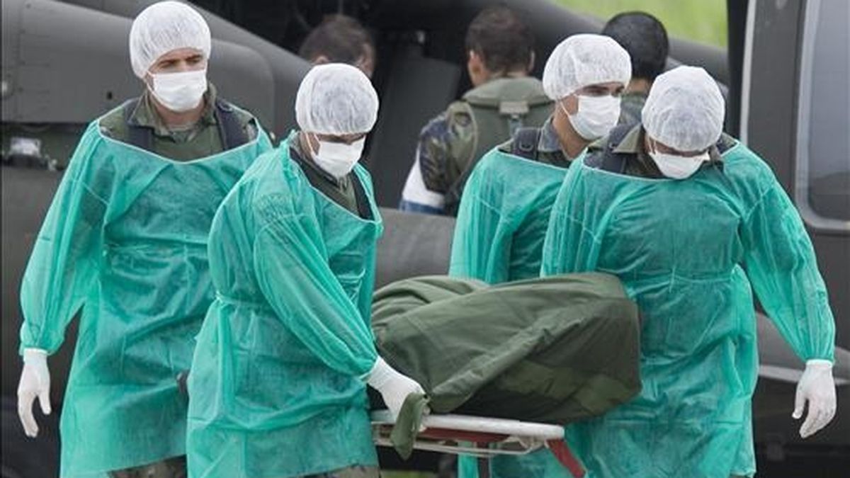 De los 228 ocupantes del avión de Air France que cayó al océano Atlántico en la noche del 31 de mayo cuando realizaba un vuelo entre Río de Janeiro y París, han sido rescatados 50 cuerpos, de ellos 11 han sido identificados. EFE/Archivo
