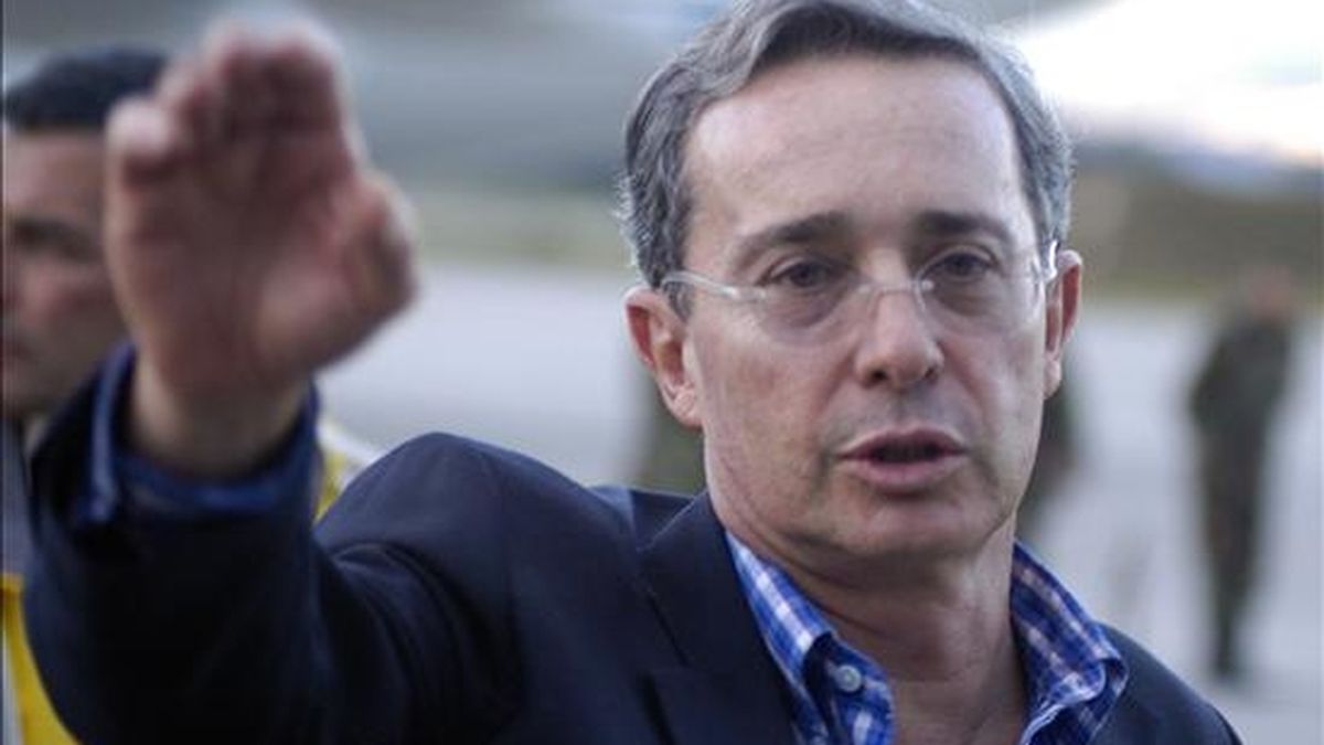 Uribe llegó a la Presidencia de Colombia en 2002 y fue reelegido en 2006. EFE/Archivo