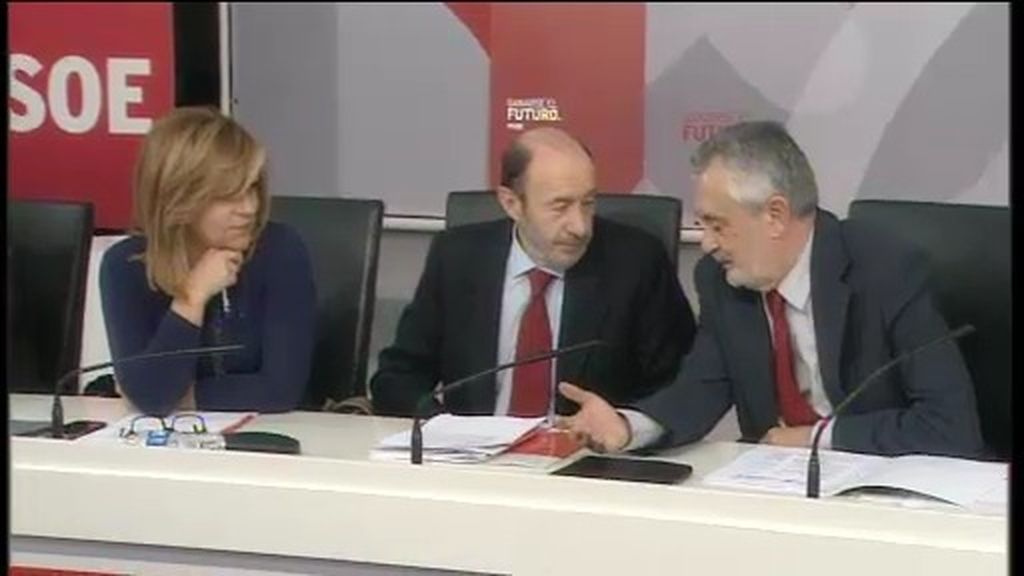 Rubalcaba recupera a Ramón Jáuregui para la ejecutiva del PSOE