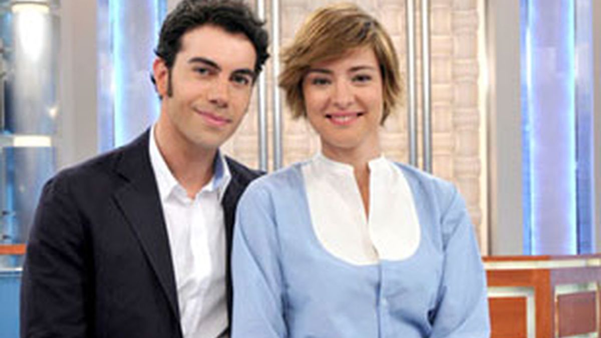 Sandra Barneda y Alberto Herrera, presentadores del programa.
