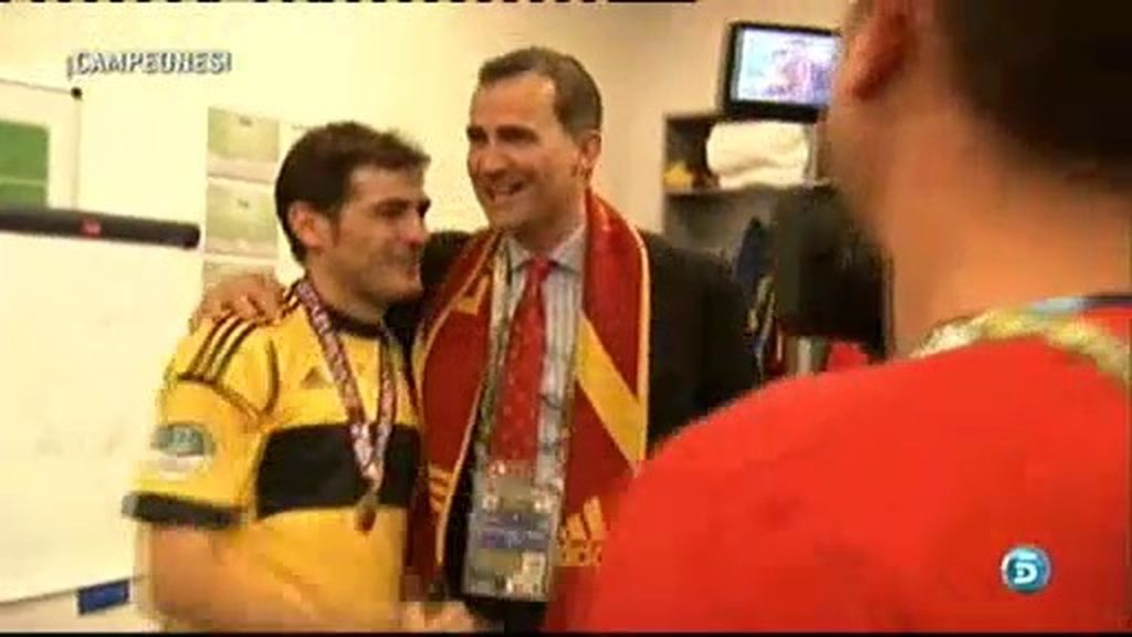 El Príncipe Felipe y Mariano Rajoy, entre otros, felicitaron a La Roja