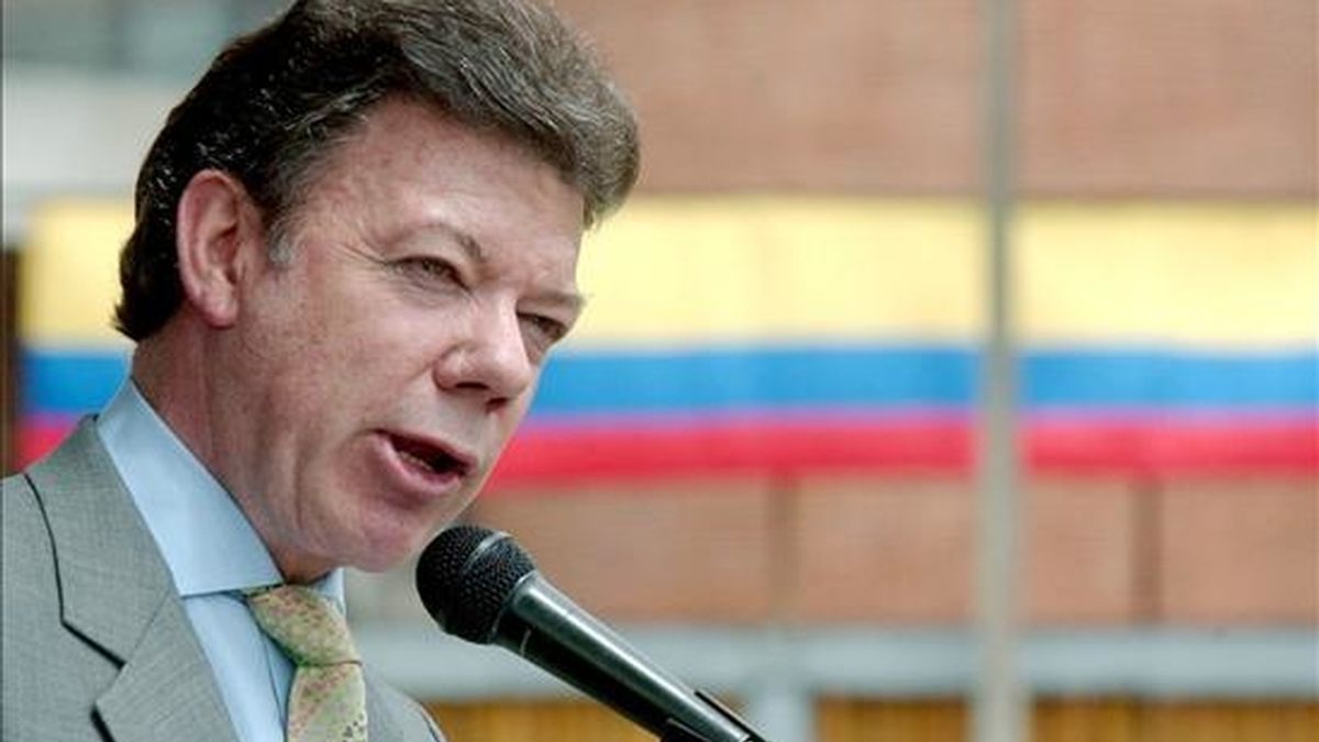 "No le doy ninguna credibilidad", enfatizó el ministro de Defensa de Colombia, Juan Manuel Santos (en la foto), e indicó que no conoce a la periodista Olga Cecilia Vega y nunca antes había oído hablar de ella. EFE/Archivo
