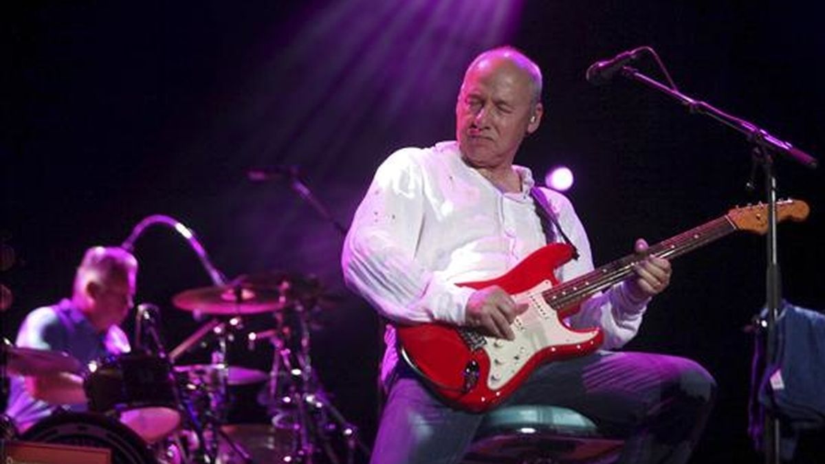 El guitarrista escocés Mark Knopfler, ex-líder de los Dire Straits, clausura el 30 Festival Internacional de la Guitarra de Córdoba con un concierto en el que dio a conocer su último trabajo "Get lucky". EFE/Rafa Alcaide