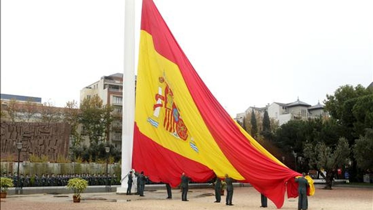 Acto solemne de izado de la bandera nacional, con motivo del Día de la Constitución, celebrado el lunes en Madrid. EFE