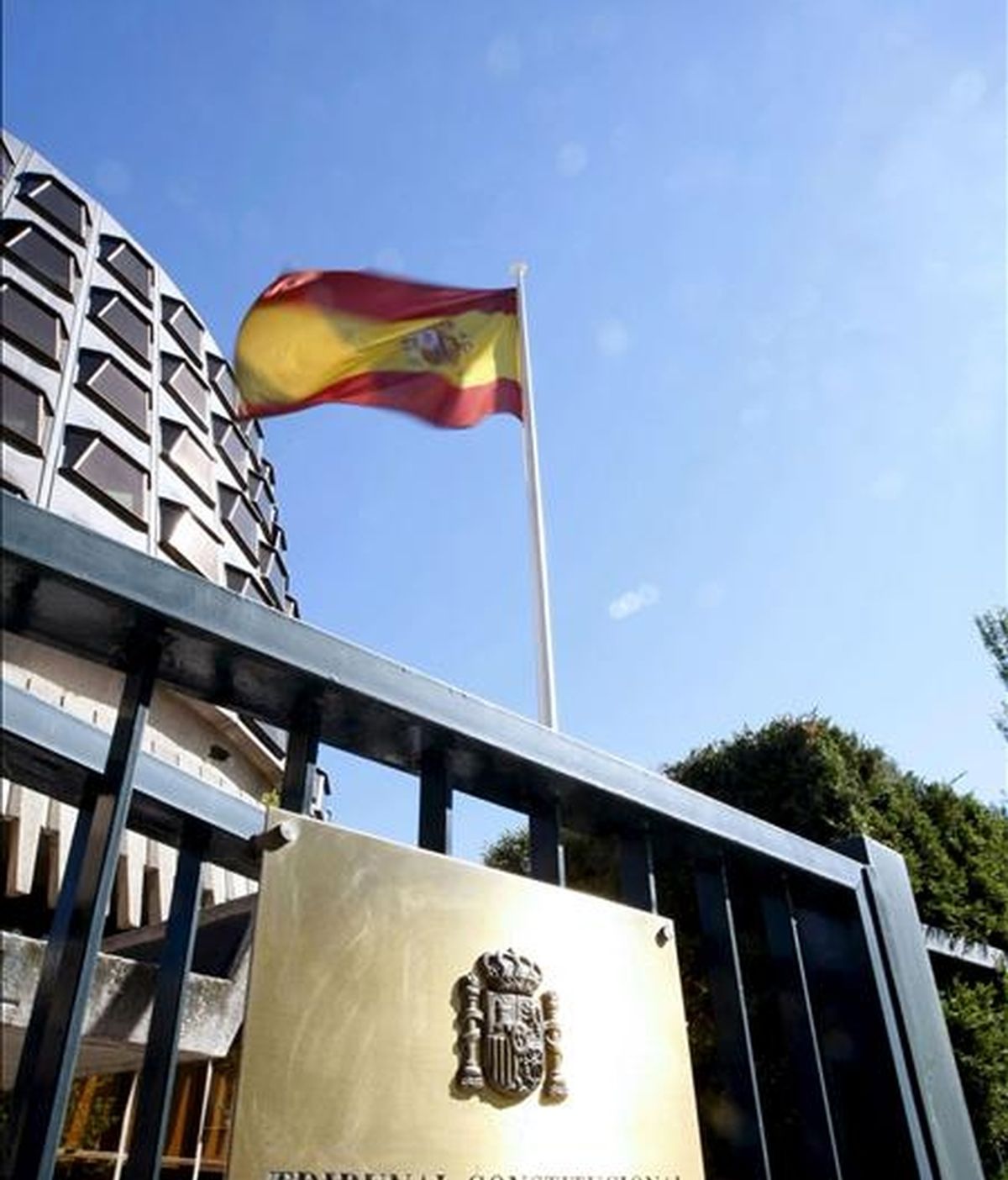 Fachada del edificio del Tribunal Constitucional, en Madrid. EFE/Archivo