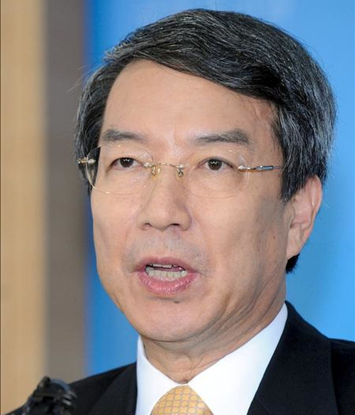 El primer ministro surcoreano, Chung Un-Chan, da una rueda de prensa sobre su dimisión en Seúl (Corea del Sur). El primer ministro Chung Un-chan presentó hoy su dimisión tras el reciente rechazo en el Parlamento de la ley que promovía para crear un centro de negocios en una región central del país. EFE/Bae Jun-Yeong