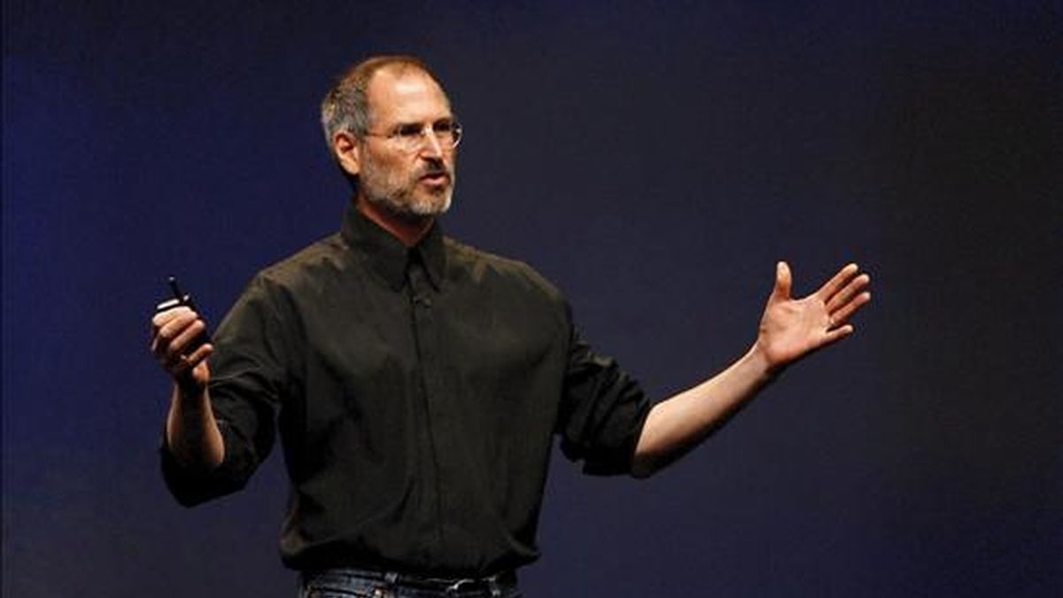 Steve Jobs se reincorporará a la empresa a finales de junio como estaba previsto pero, según The Wall Street Journal , sólo lo hará a tiempo parcial por recomendación médica. EFE/Archivo