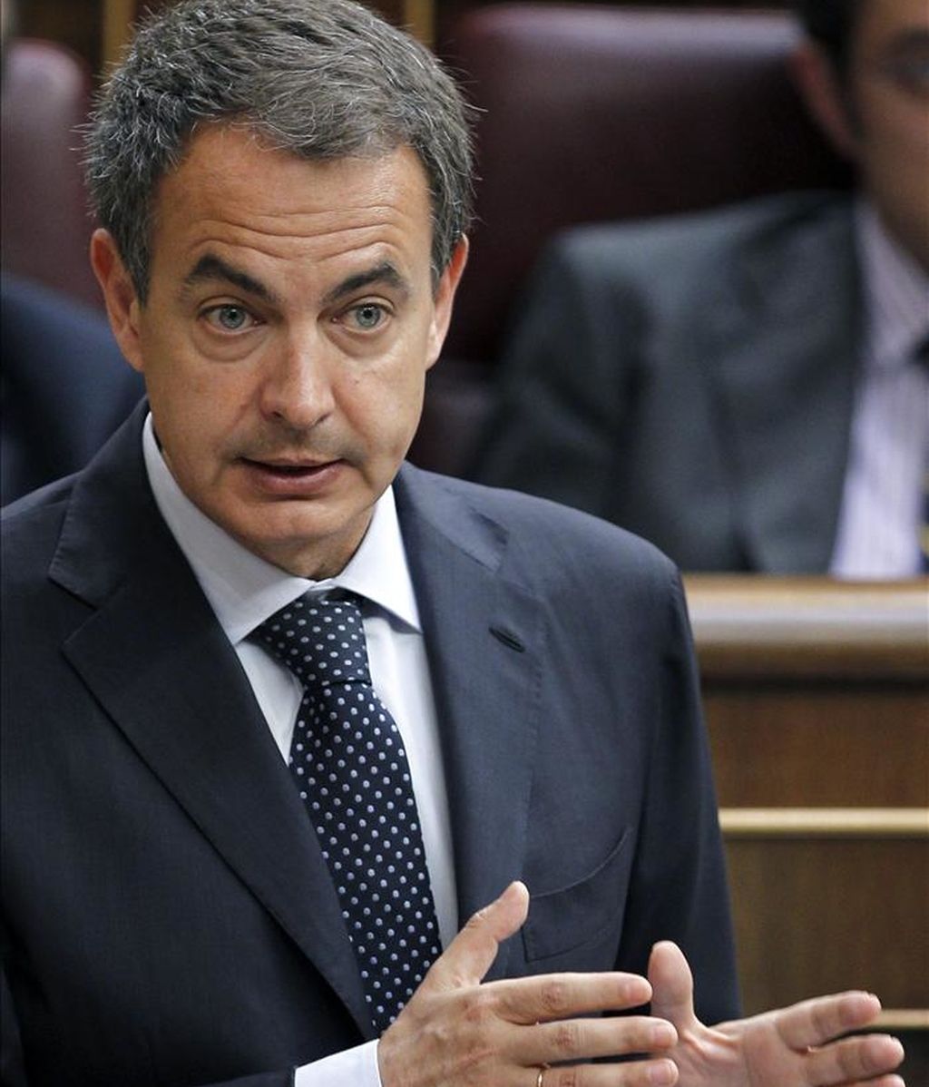 El presidente del Gobierno, José Luis Rodríguez Zapatero, ayer en una de sus intervenciones durante la sesión de control al Ejecutivo del pleno del Congreso. EFE El presidente del Gobierno, José Luis Rodríguez Zapatero, ayer en una de sus intervenciones durante la sesión de control al Ejecutivo del pleno del Congreso. EFE