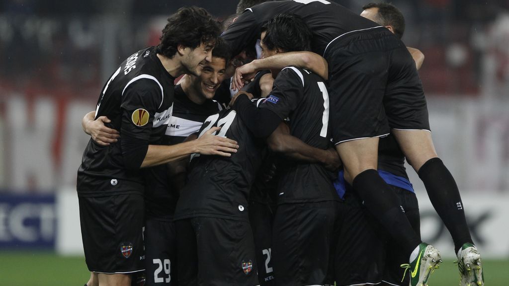 El Levante celebra el gol ante el Olympiacos