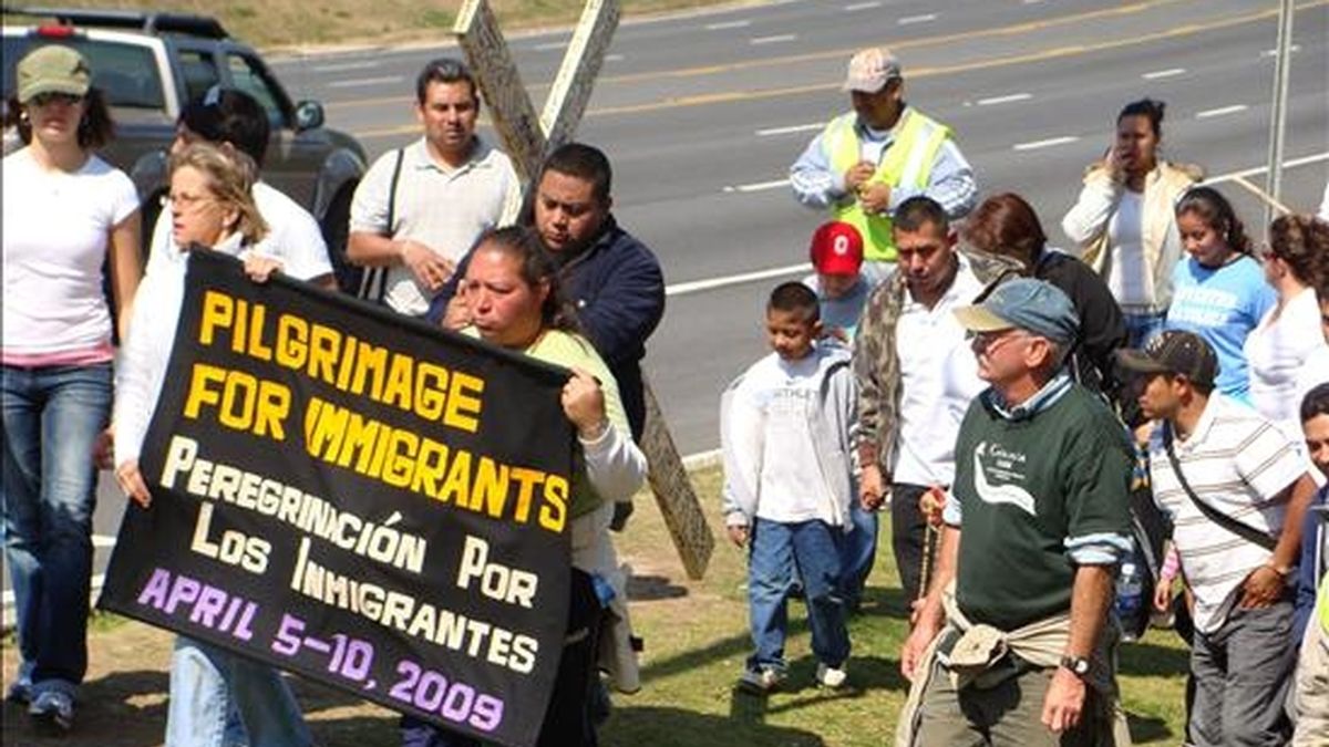 Imagen del pasado 8 de abril de una manifestación a favor de los inmigrantes en Georgia (EE.UU.) para pedir el cese de las deportaciones y abogar por una reforma migratoria integral. EFE