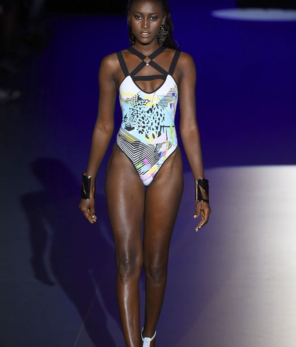 Planos de colores brillantes y grafismos