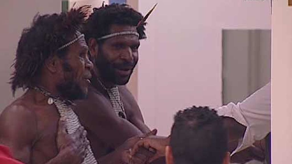 Una tribu indígena 'invade' Guadalix