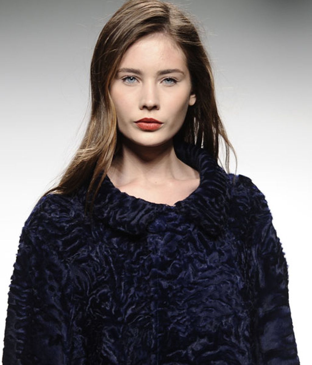 Elegancia extrema en la mujer urbana