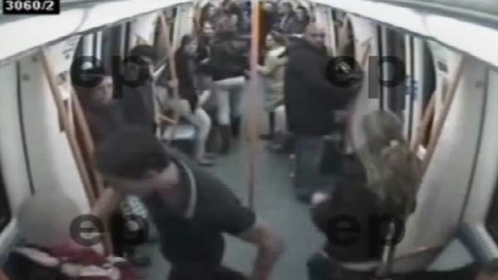 Brutal paliza en el metro de Madrid
