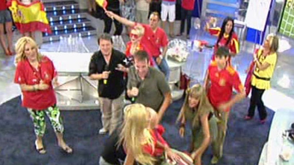 'Sálvame' celebra el triunfo de 'La Roja'