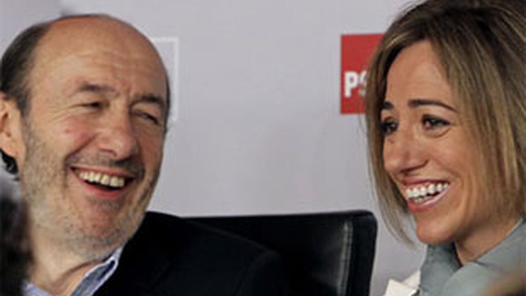 La ministra carga en Tomelloso contra Rajoy y De Cospedal. Vídeo: Informativos Telecinco. La ministra carga en Tomelloso contra Rajoy y De Cospedal. Vídeo: Informativos Telecinco.