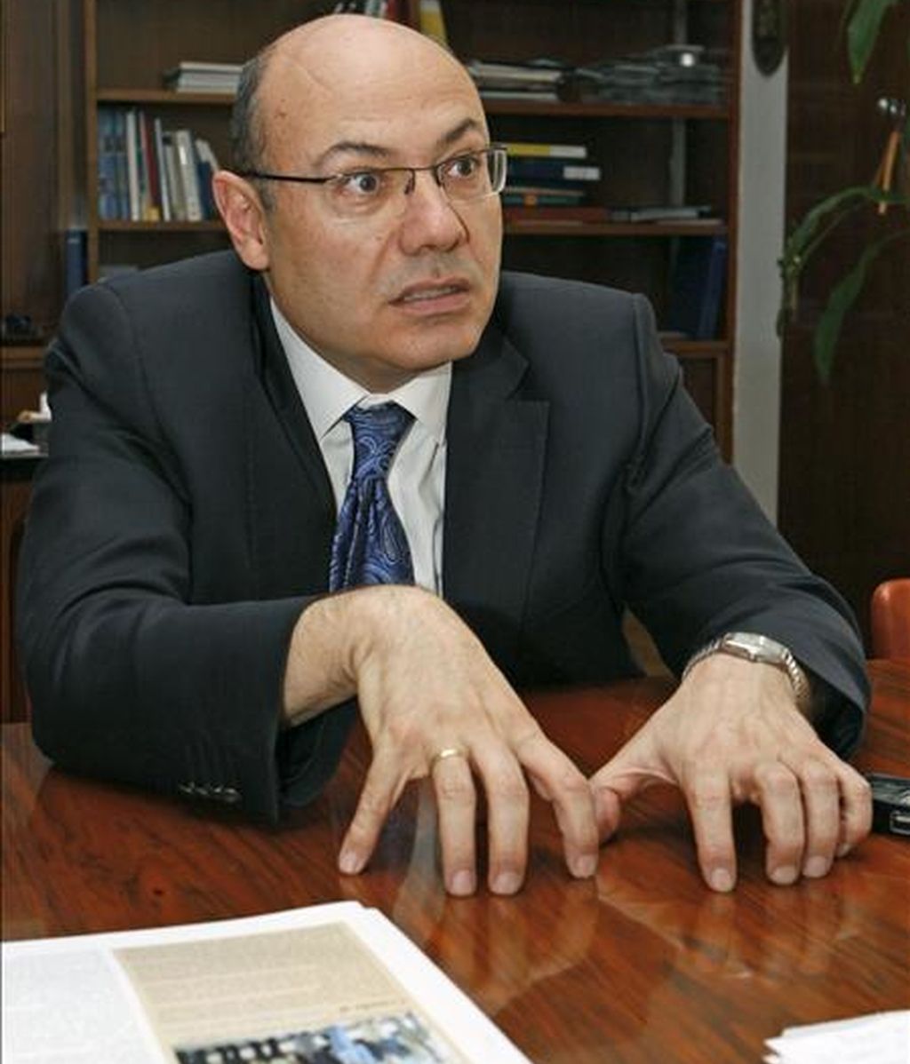 El presidente de la Agencia Estatal de Meteorología (Aemet), Ricardo García Herrera, ha instado a la acción para mitigar, "porque se puede", las consecuencias de un cambio climático que amenaza a España con una subida de temperaturas de hasta seis grados a finales de siglo. EFE El presidente de la Agencia Estatal de Meteorología (Aemet), Ricardo García Herrera, ha instado a la acción para mitigar, "porque se puede", las consecuencias de un cambio climático que amenaza a España con una subida de temperaturas de hasta seis grados a finales de siglo. EFE