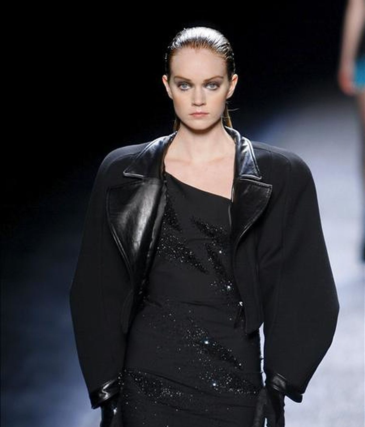 Una modelo luce una creación de la diseñadora Nina Ricci el pasado 5 de marzo, durante el desfile de ropa casual de la Semana de la Moda de París (Francia). EFE/Archivo
