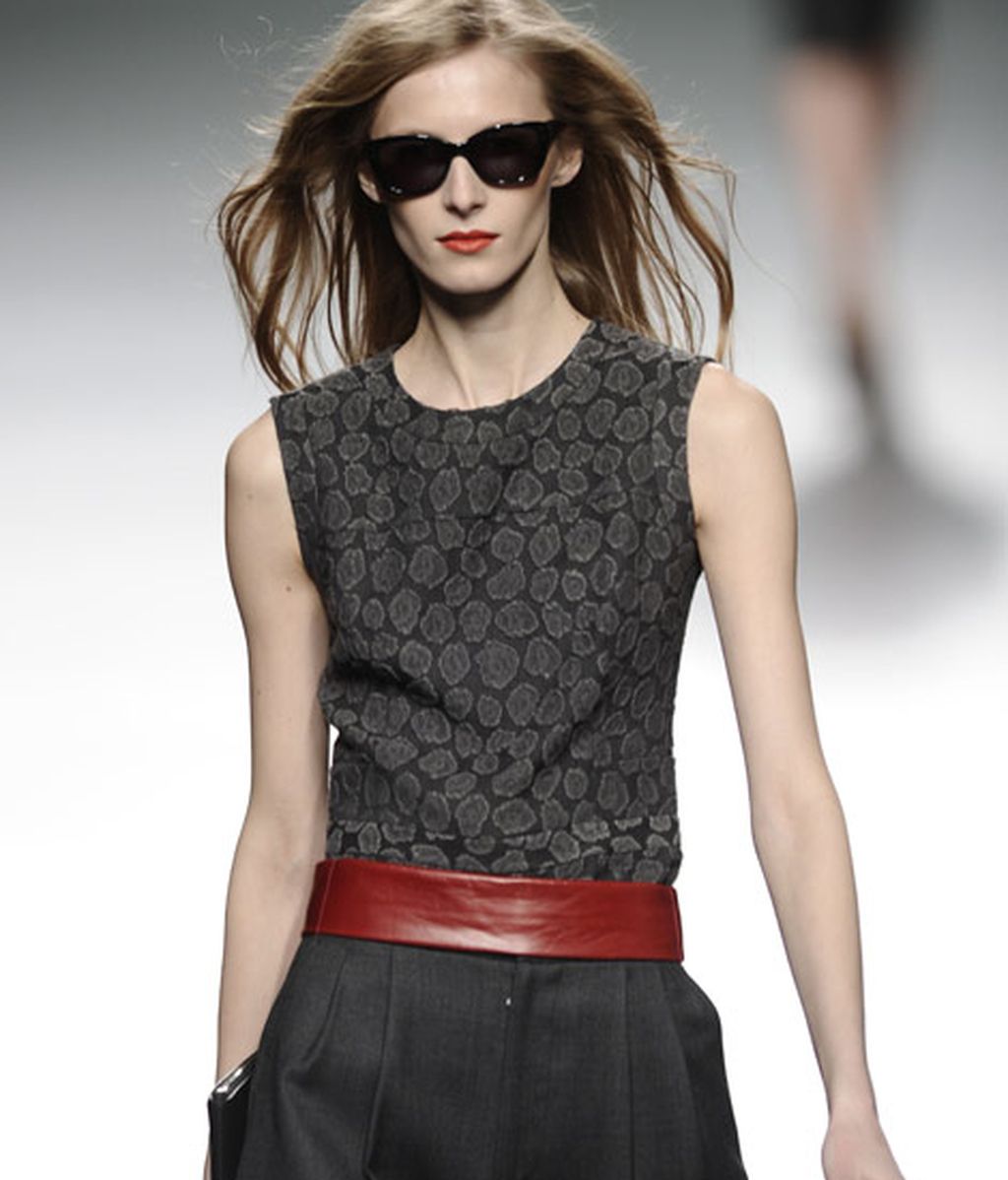 Elegancia extrema en la mujer urbana