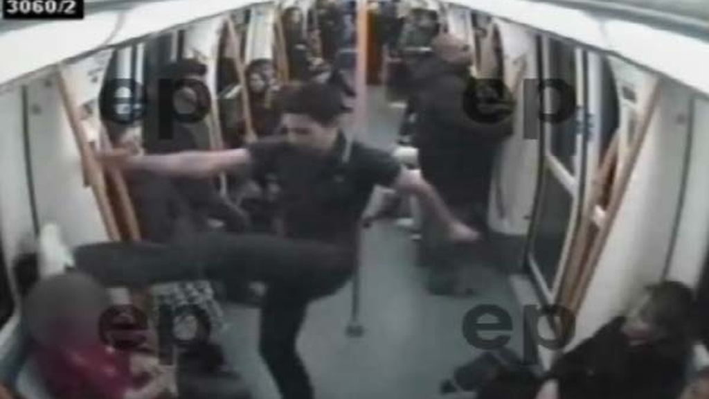 Brutal paliza en el metro de Madrid