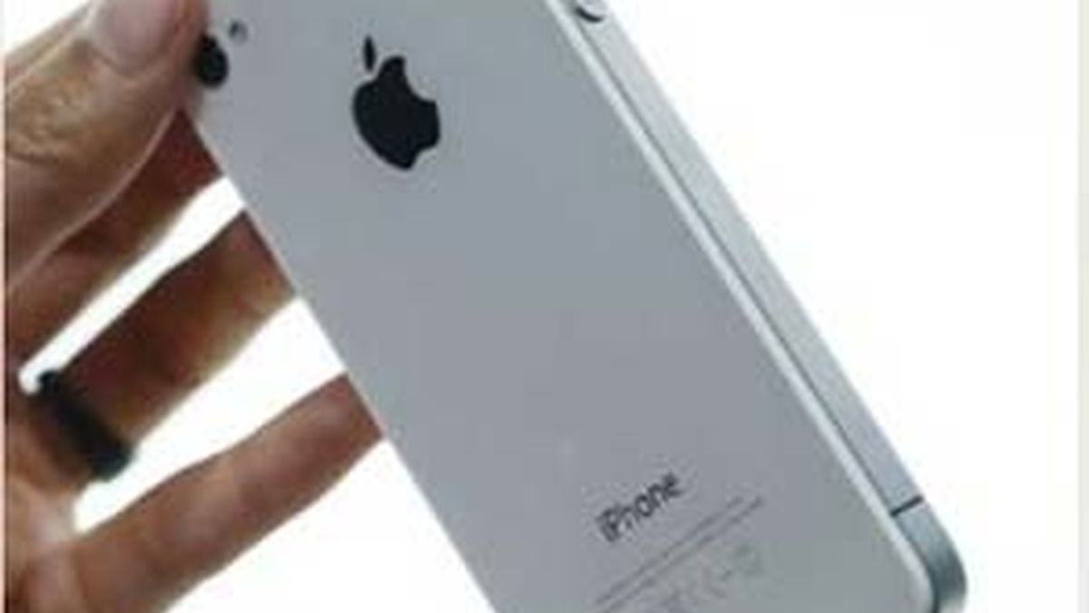 Los usuarios zurdos han sido los más perjudicados por el fallo del iPhone4.