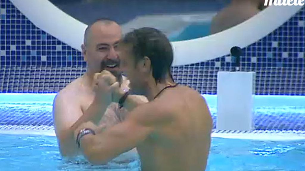 La piscina hace a los concursantes olvidar los primeros malos rollos