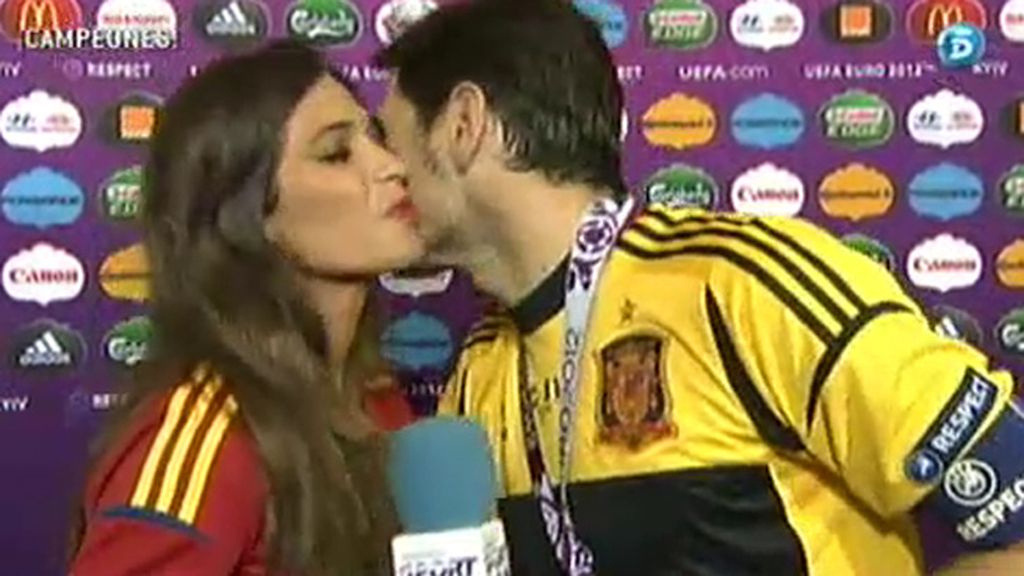 Dos besos en la entrevista