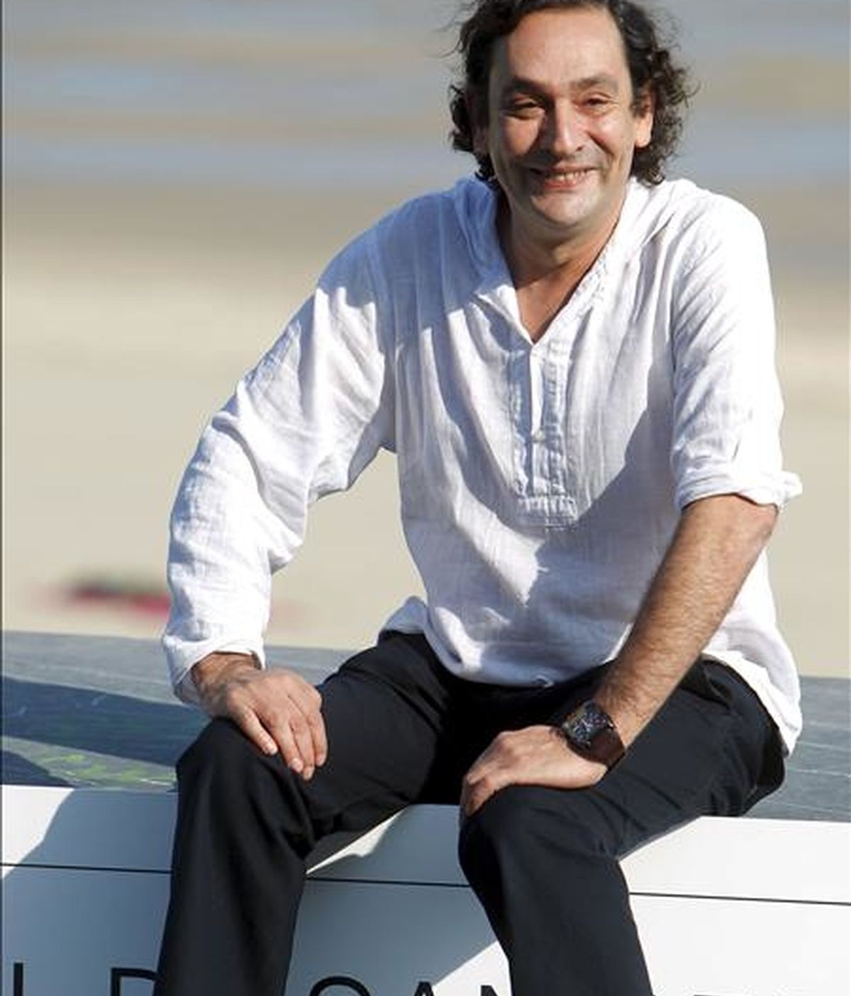 El realizador Agustí Villaronga posa tras presentar la película "Pa Negre", en la pasada edición del Festival Internacional de Cine de San Sebastián. EFE/Archivo