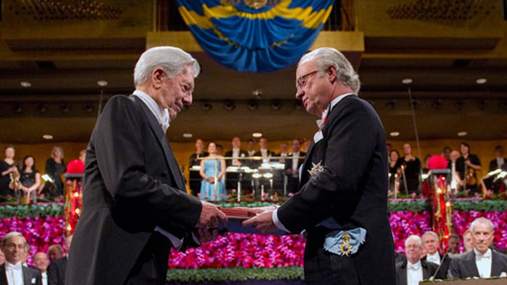 Vargas Llosa recibe el Nobel