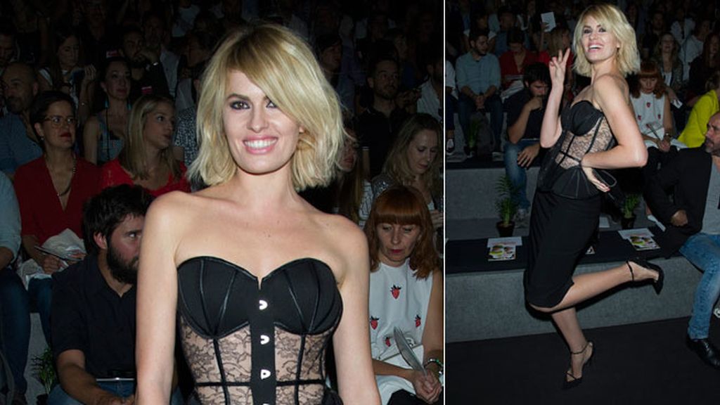 Adriana Abenia aprovechó la ocasión para lucir corsé