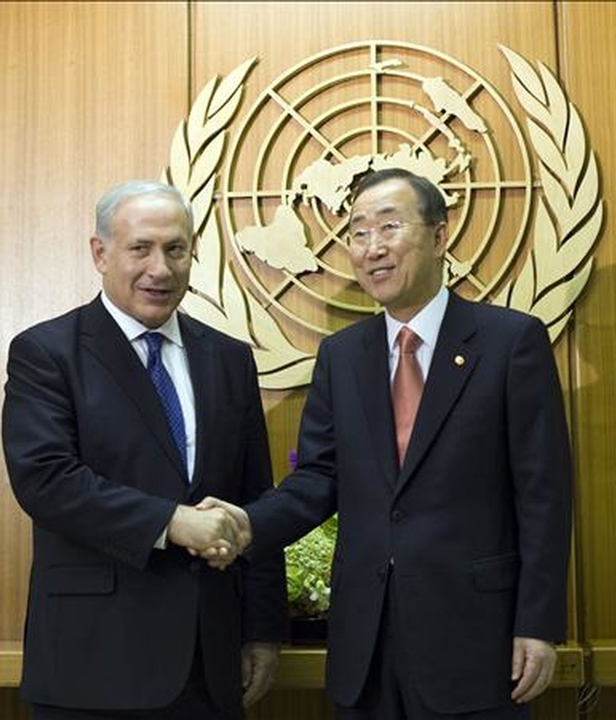 El secretario general de la ONU, Ban Ki-moon (d), y el primer ministro de Israel, Benjamin Netanyahu (i). EFE/Archivo