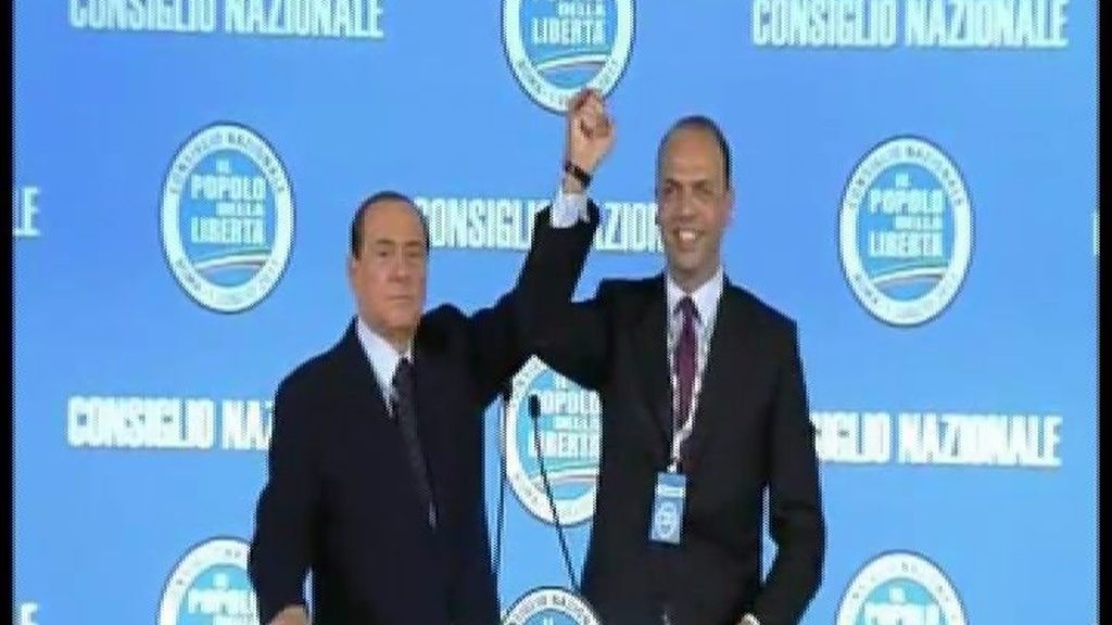 El delfín de Berlusconi pide desobedecerlo y apoyar al gobierno de centroizquierda