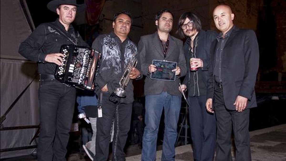 Los integrantes del grupo mexicano "Nortec Collective". EFE/Archivo